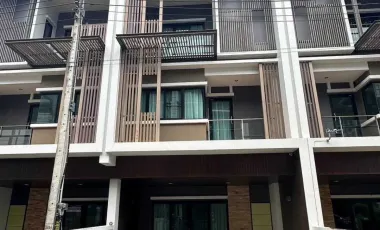 Reihenhaus zum Kauf mit 3 Zimmer in Mueang Phuket, Phuket