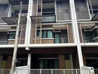 Casa adosada en venta de 3 habitaciones en Mueang Phuket, Phuket