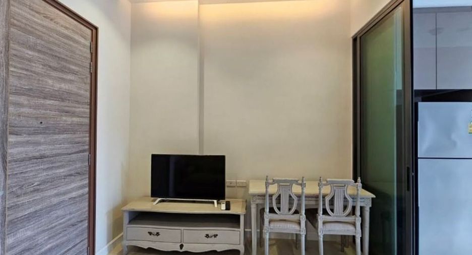À louer 1 chambre condo à Phra Khanong, Bangkok