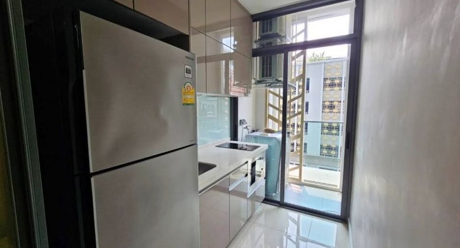 À louer 1 chambre condo à Phra Khanong, Bangkok