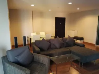 For rent 3 ベッドルーム condo in Huai Khwang, Bangkok
