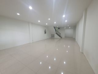 For sale and for rent 4 bedrooms townhouse in Yan Nawa, Bangkok