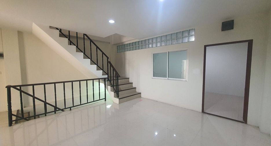 For sale and for rent 4 bedrooms townhouse in Yan Nawa, Bangkok