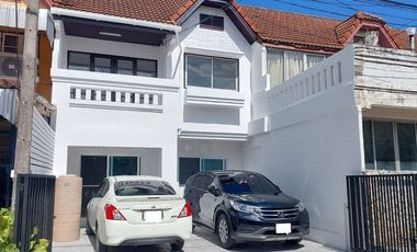 For sale 3 bedrooms townhouse in Bueng Kum, Bangkok