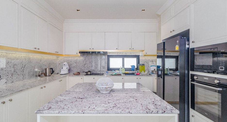 For sale 3 bedrooms villa in Thalang, Phuket