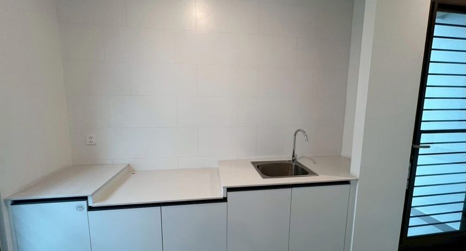 Casa en alquiler de 4 habitaciones en Bang Phli, Samut Prakan