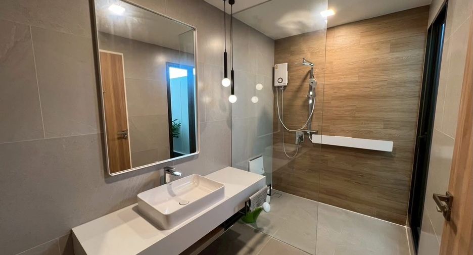 Casa en alquiler de 4 habitaciones en Bang Phli, Samut Prakan