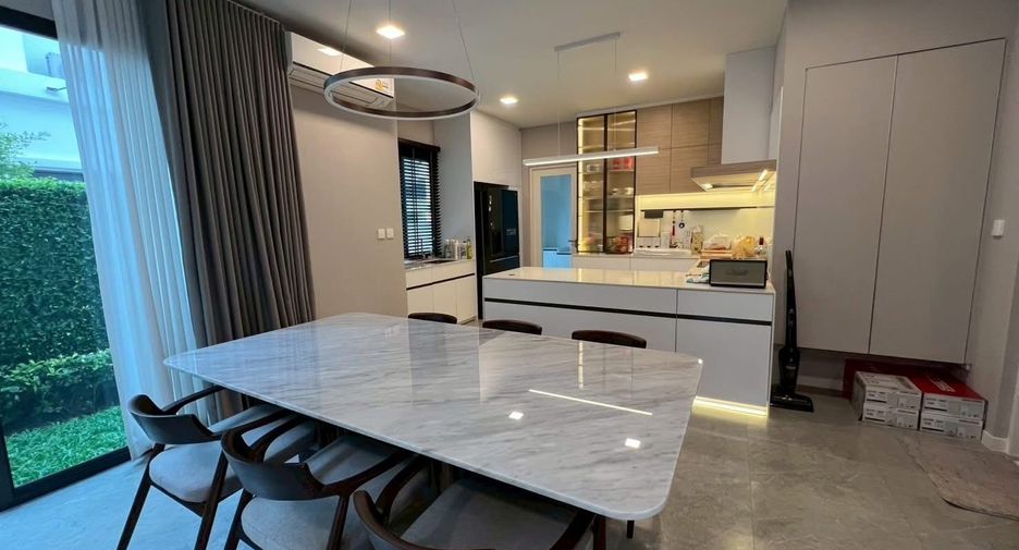 Casa en alquiler de 4 habitaciones en Bang Phli, Samut Prakan