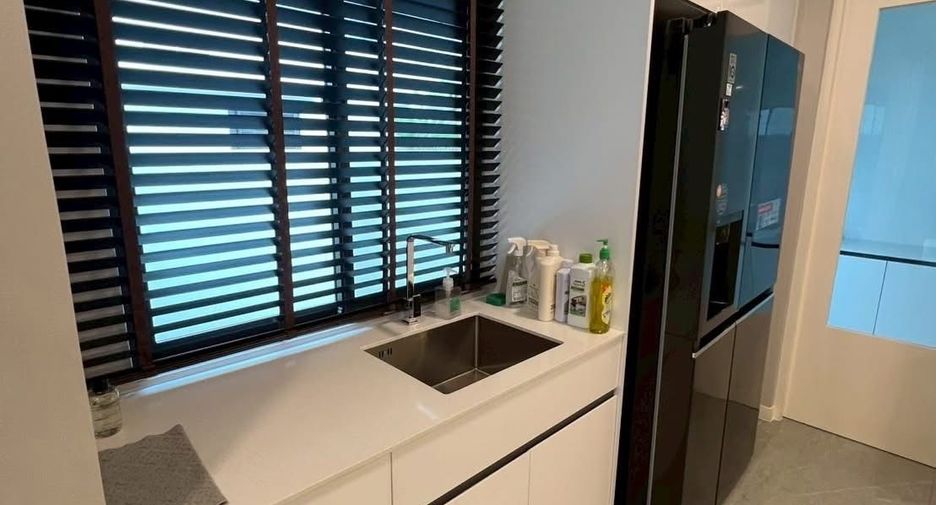 Casa en alquiler de 4 habitaciones en Bang Phli, Samut Prakan