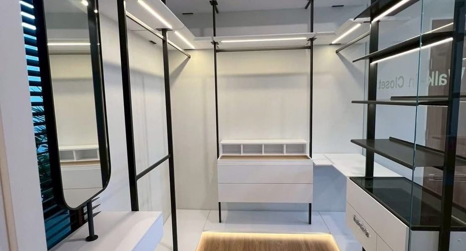 Casa en alquiler de 4 habitaciones en Bang Phli, Samut Prakan