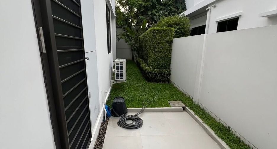 Casa en alquiler de 4 habitaciones en Bang Phli, Samut Prakan