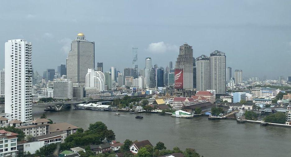 For rent 4 bedrooms condo in Sathon, Bangkok