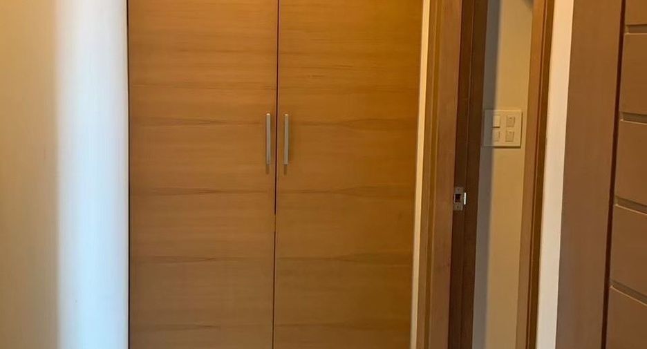For rent 4 bedrooms condo in Sathon, Bangkok