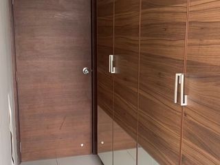 Аренда 4 спальни кондо в Сатхон, Бангкок