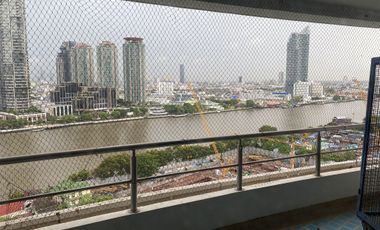 Condo en alquiler de 4 habitaciones en Sathon, Bangkok