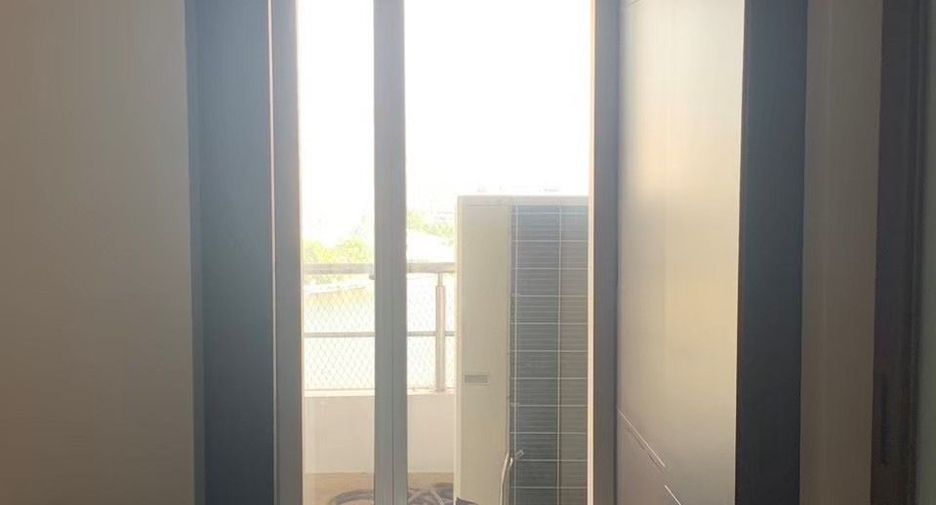 For rent 4 bedrooms condo in Sathon, Bangkok