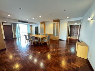 À louer 3 chambres appartement à Khlong Toei, Bangkok