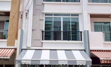 For sale and for rent 3 bedrooms townhouse in Chom Thong, Bangkok
