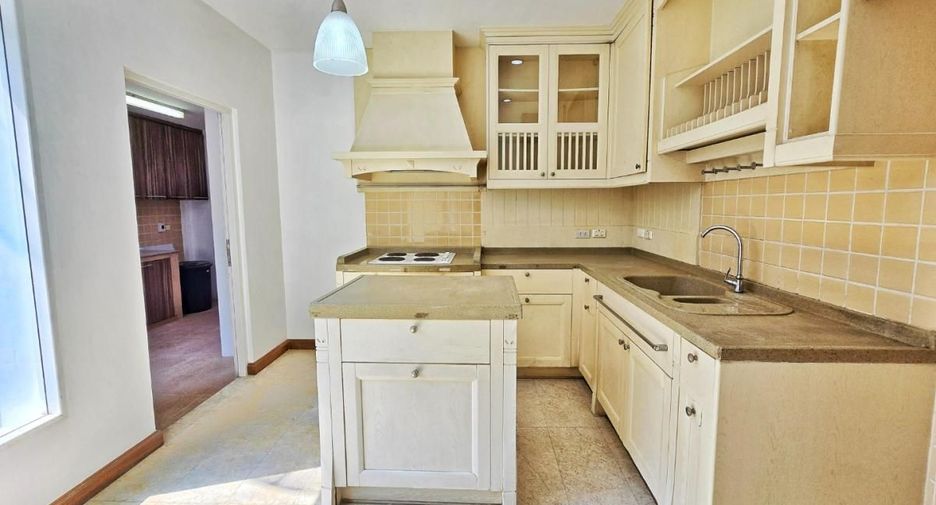For sale 3 bedrooms house in Taling Chan, Bangkok