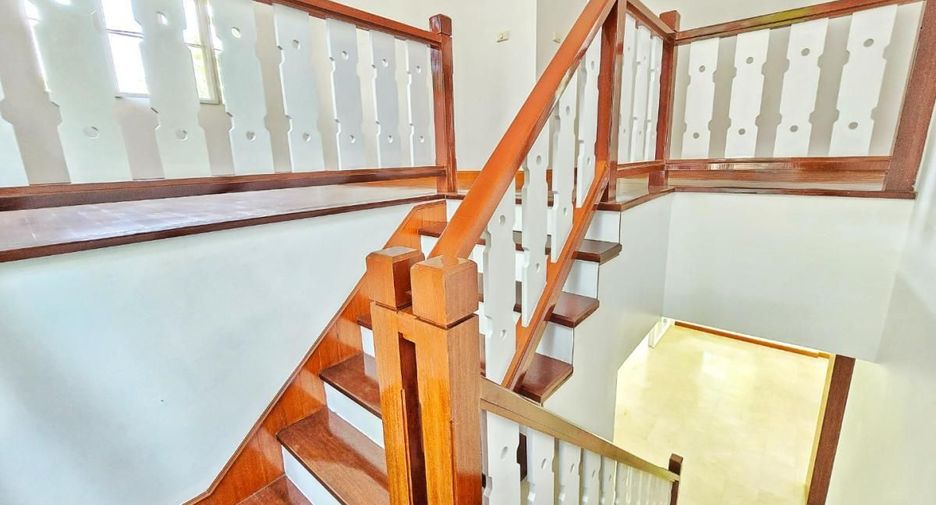 For sale 3 bedrooms house in Taling Chan, Bangkok