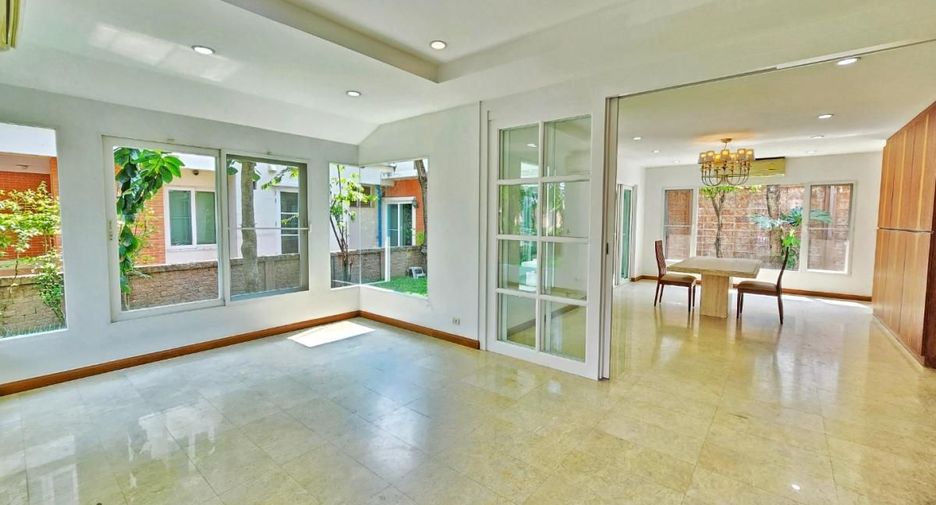 For sale 3 bedrooms house in Taling Chan, Bangkok