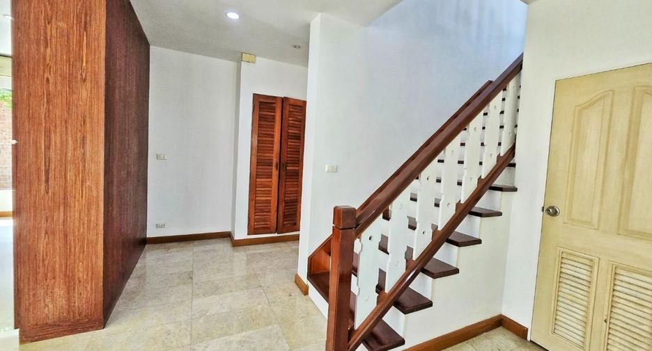 For sale 3 bedrooms house in Taling Chan, Bangkok