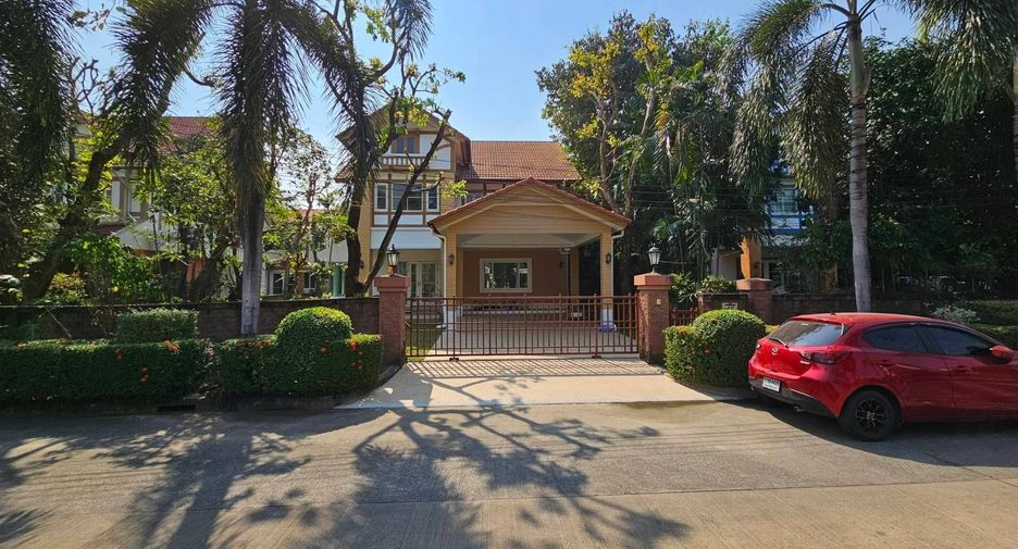 For sale 3 bedrooms house in Taling Chan, Bangkok