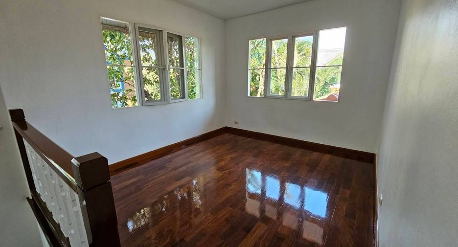 For sale 3 bedrooms house in Taling Chan, Bangkok