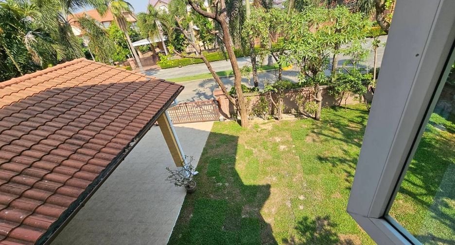 For sale 3 bedrooms house in Taling Chan, Bangkok