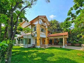 For sale 3 bedrooms house in Taling Chan, Bangkok