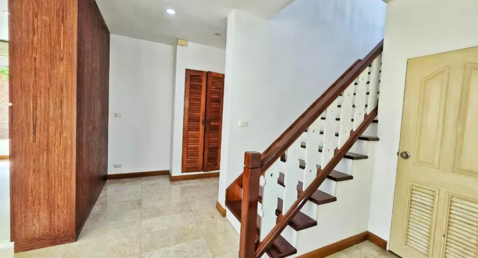 For sale 3 bedrooms house in Taling Chan, Bangkok