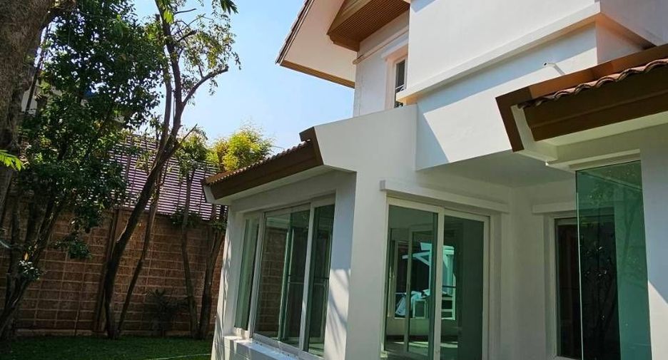 For sale 3 bedrooms house in Taling Chan, Bangkok