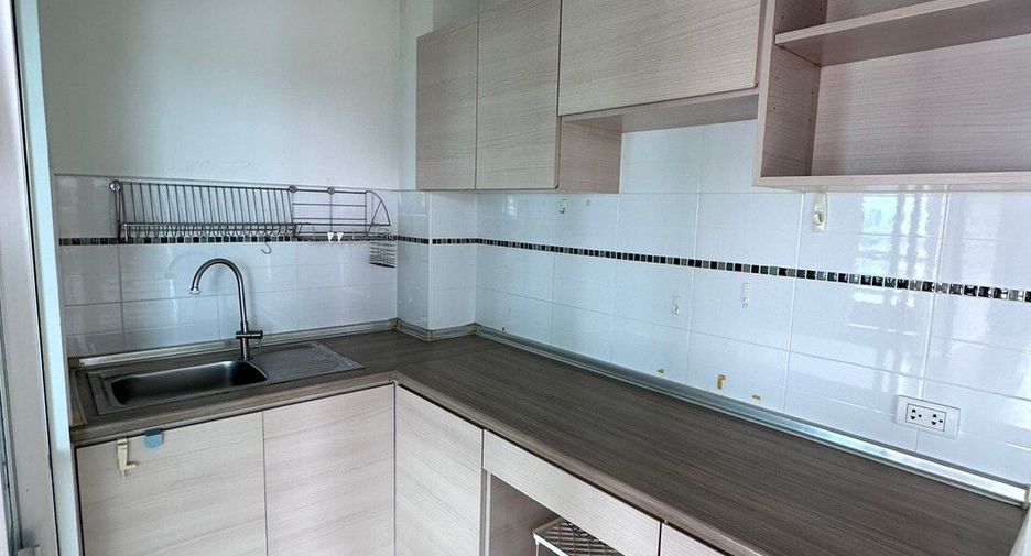 For sale 3 bedrooms condo in Yan Nawa, Bangkok