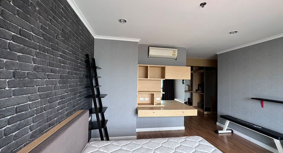 For sale 3 bedrooms condo in Yan Nawa, Bangkok