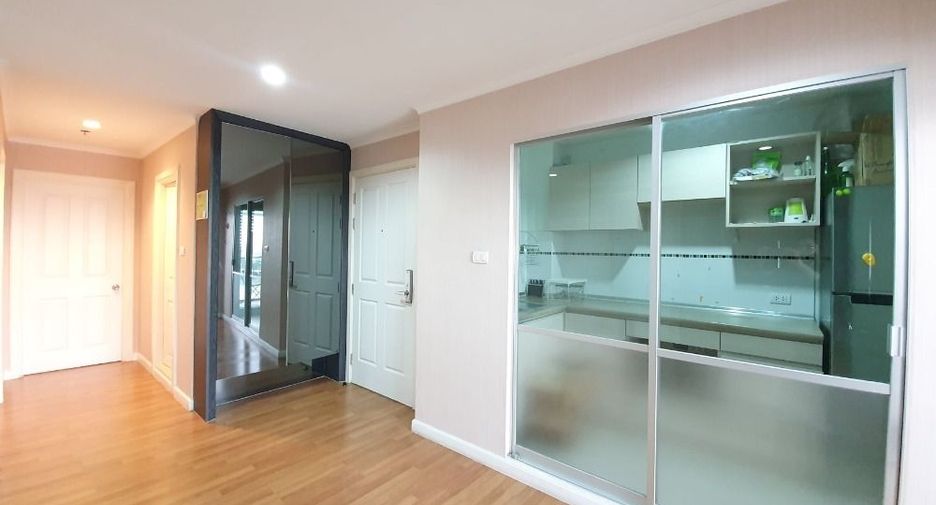 For sale 3 bedrooms condo in Yan Nawa, Bangkok