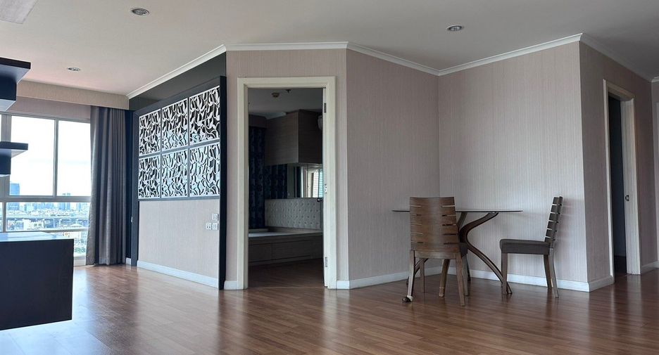 For sale 3 bedrooms condo in Yan Nawa, Bangkok