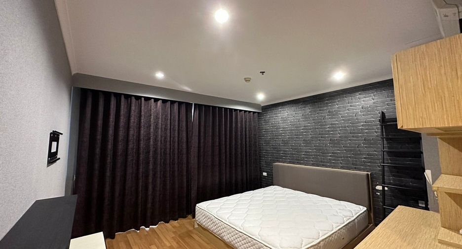 For sale 3 bedrooms condo in Yan Nawa, Bangkok