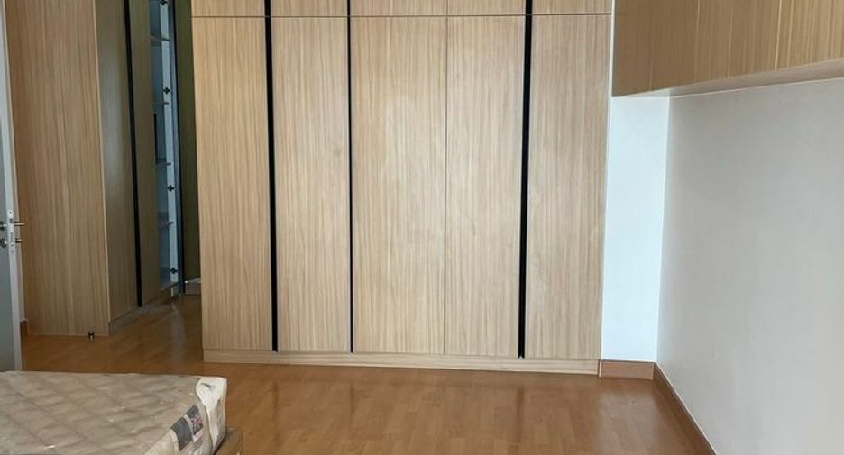 For sale 2 bedrooms condo in Khlong Toei, Bangkok