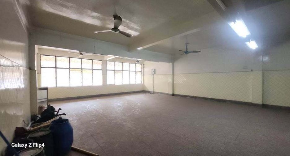 For rent retail Space in Bang Rak, Bangkok