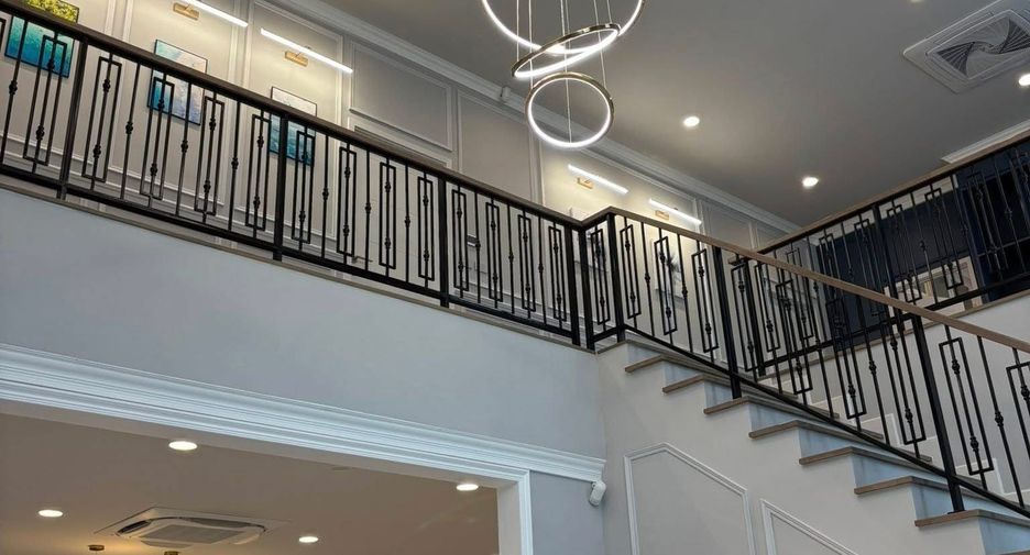 Haus zur Miete mit 5 Zimmer in Bang Phli, Samut Prakan