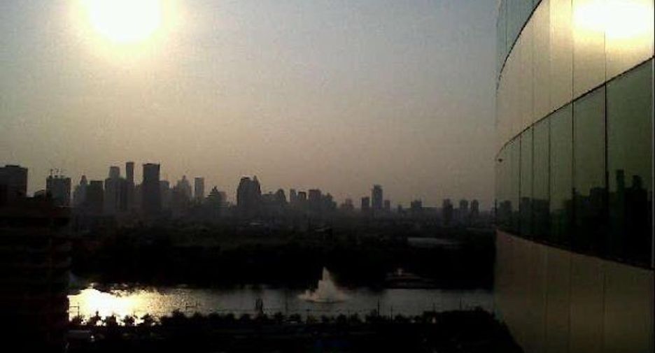 For rent 3 bedrooms condo in Khlong Toei, Bangkok