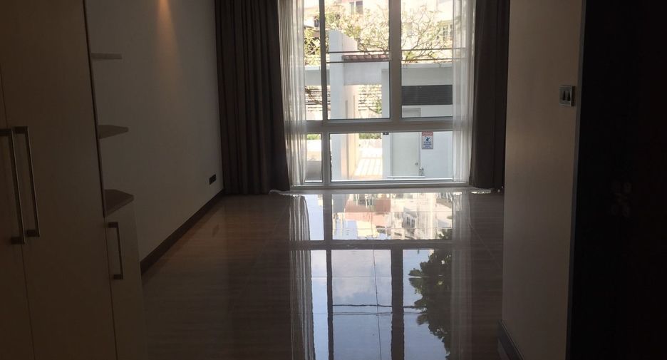 For sale and for rent 4 bedrooms condo in Khlong Toei, Bangkok