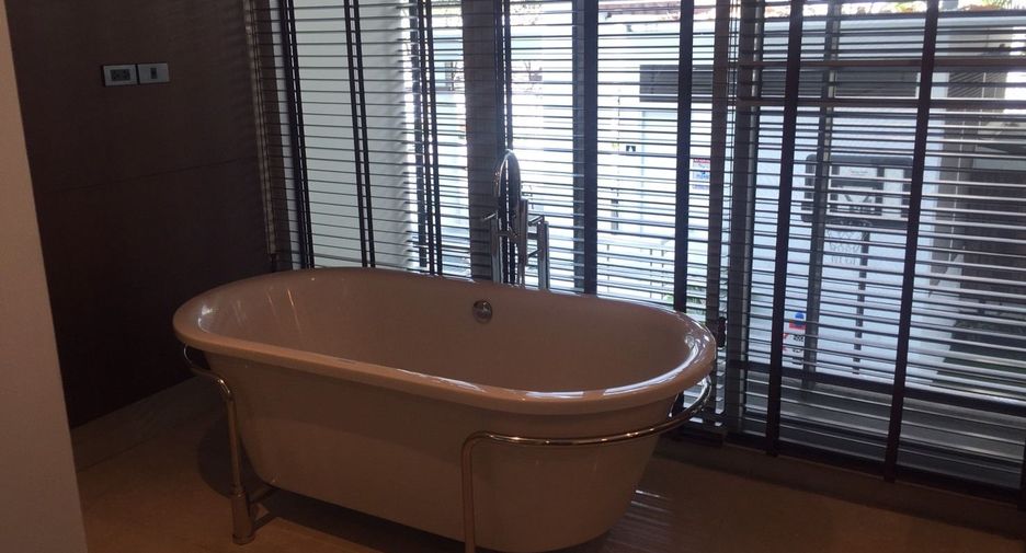 For sale and for rent 4 bedrooms condo in Khlong Toei, Bangkok