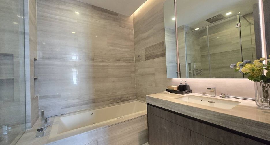 For rent 2 bedrooms condo in Khlong Toei, Bangkok