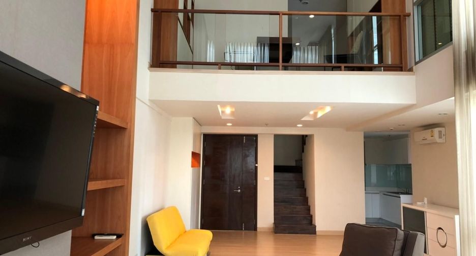 For rent 2 bedrooms condo in Pathum Wan, Bangkok