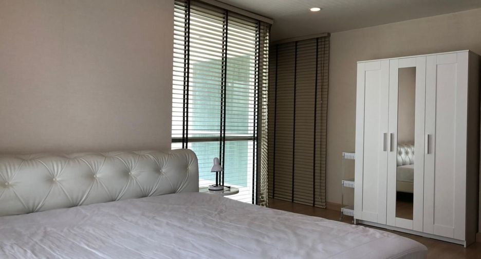 For rent 2 bedrooms condo in Pathum Wan, Bangkok