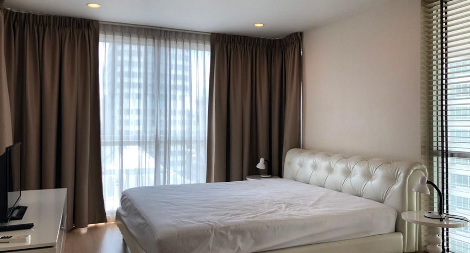 For rent 2 bedrooms condo in Pathum Wan, Bangkok