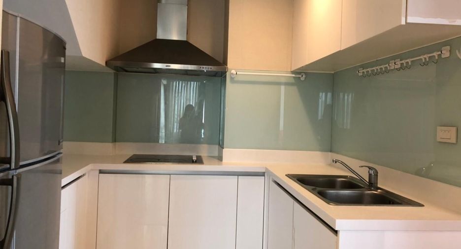 For rent 2 bedrooms condo in Pathum Wan, Bangkok