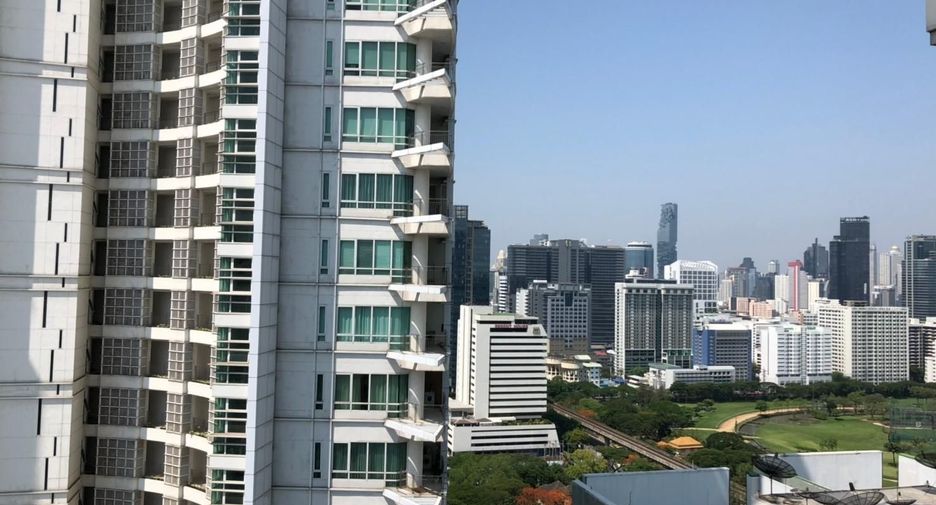For rent 2 bedrooms condo in Pathum Wan, Bangkok
