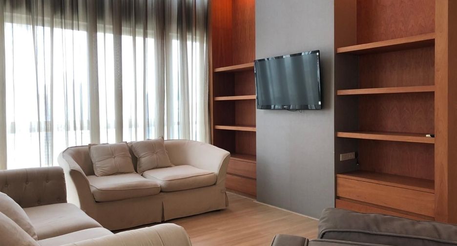 For rent 2 bedrooms condo in Pathum Wan, Bangkok